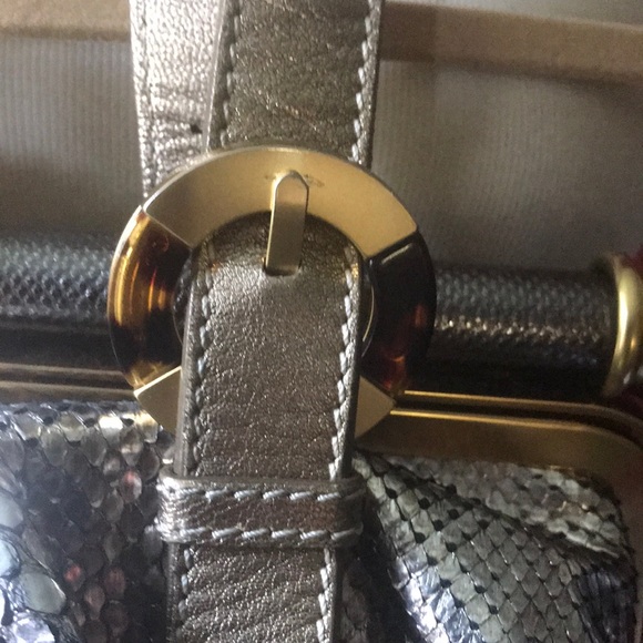 Authentic Oscar De La Renta Handbag - Picture 5 of 11